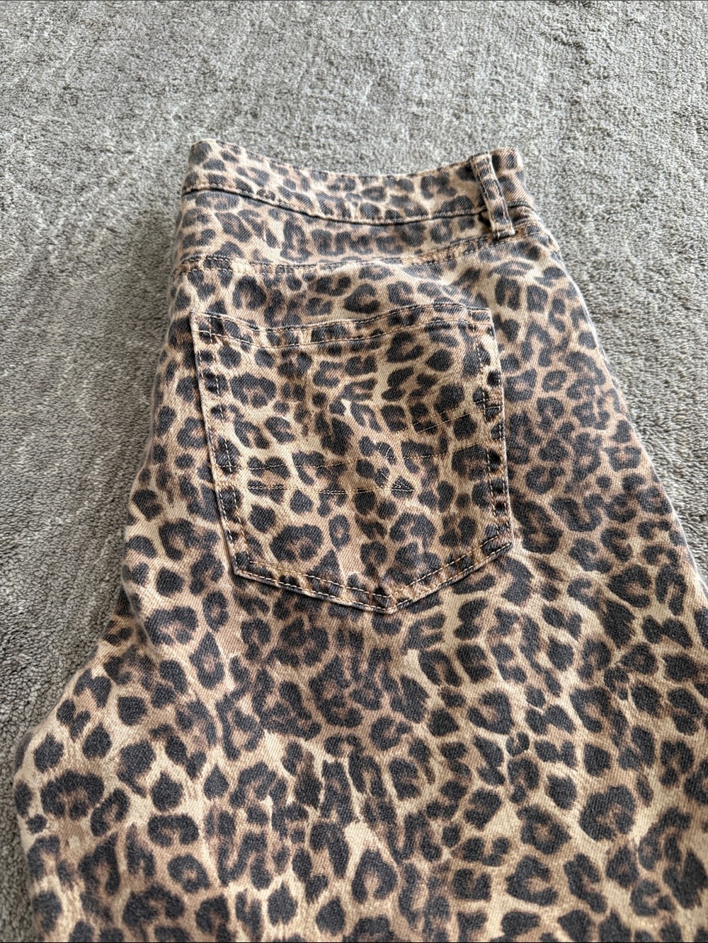American Eagle Outfitters Leopard Print Wide-Leg Jeans - Brown/Black - Picture 2 of 3